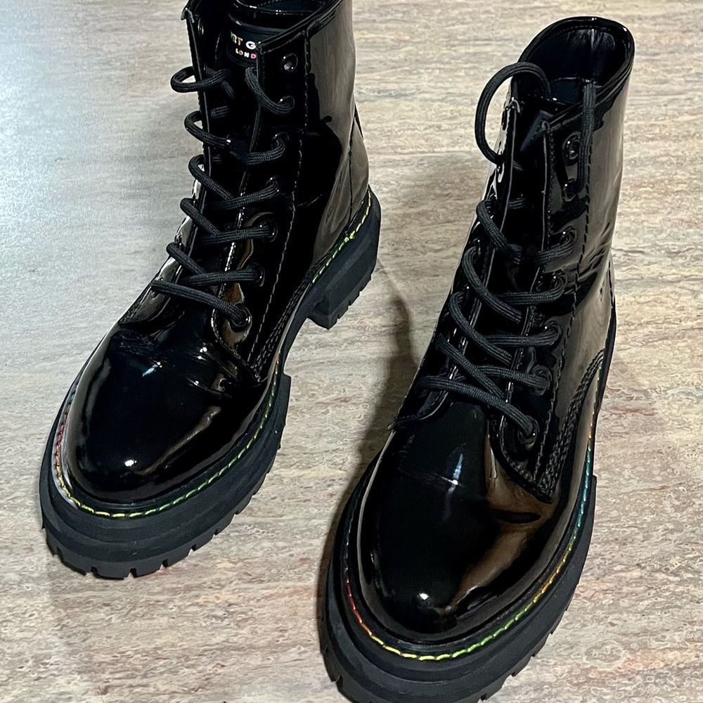 Kurt Geiger London Birdie black glossy combat boots with rainbow 🌈 stitching - Picture 13 of 16